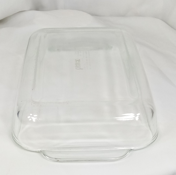 Pyrex 2 Qt Clear Glass Baking Dish 232-R - Picture 9 of 13